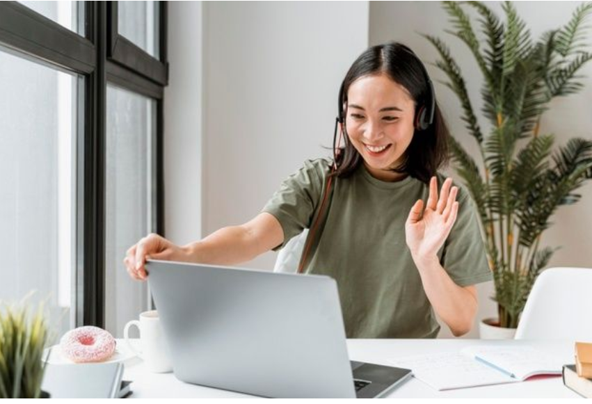 WFO atau WFH? Pilih Metode Terbaik untuk Performa Bisnis Kamu
